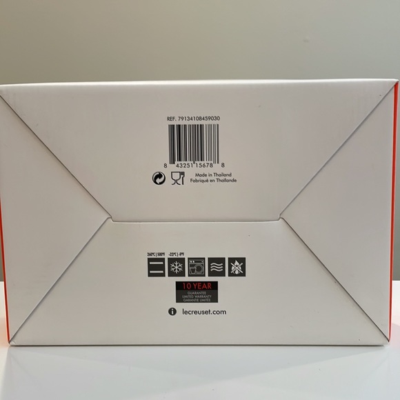 NEW Le Creuset Set of 6 Rainbow/ Multicolor Mini Ramekins - Picture 4 of 8